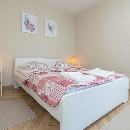 Apartament Karminowy Apartment Wadowice Bagian luar foto