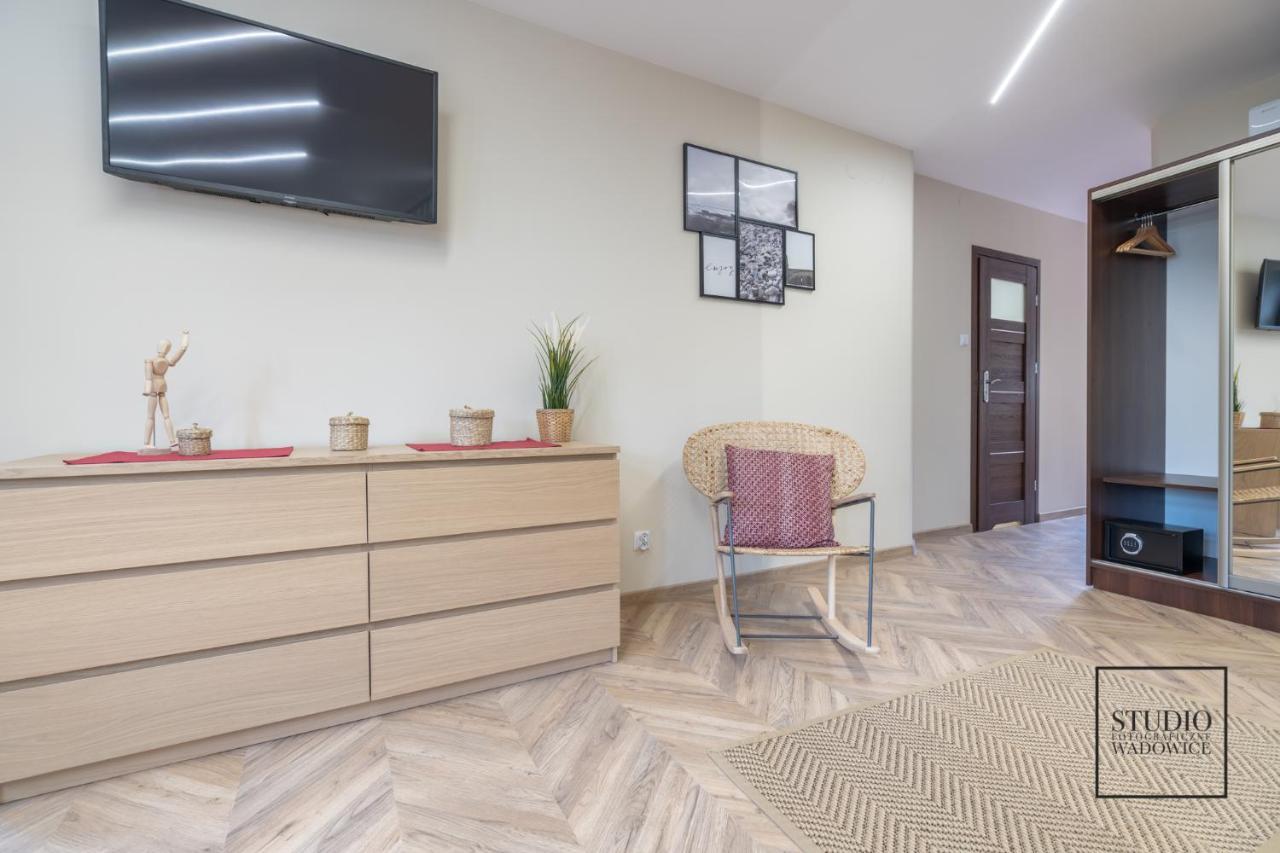 Apartament Karminowy Apartment Wadowice Bagian luar foto